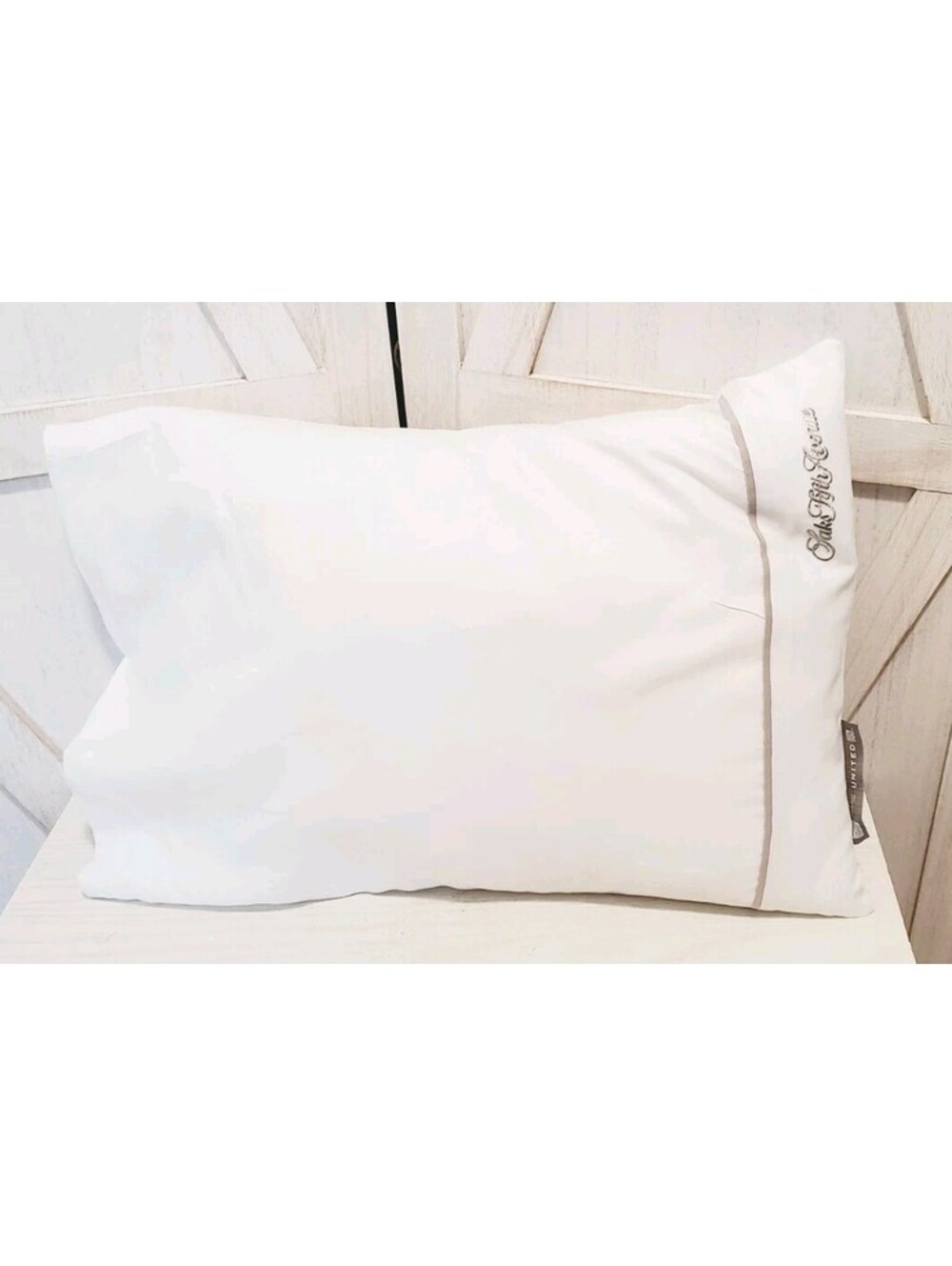 United Airlines Polaris pillow & Pillowcase Sacks Fifth Avenue - Unused